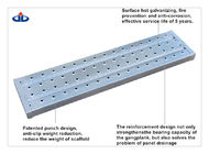 Los tablones de acero modificados para requisitos particulares perforados del andamio galvanizan tableros del paseo de la construcción Q235
