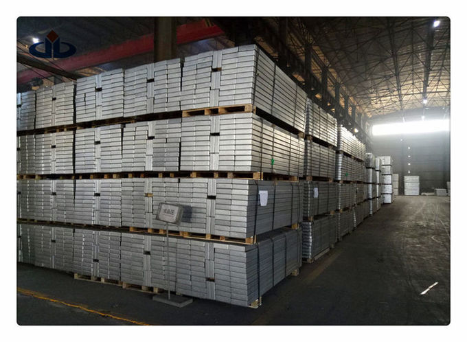 Los tablones de acero modificados para requisitos particulares perforados del andamio galvanizan tableros del paseo de la construcción Q235